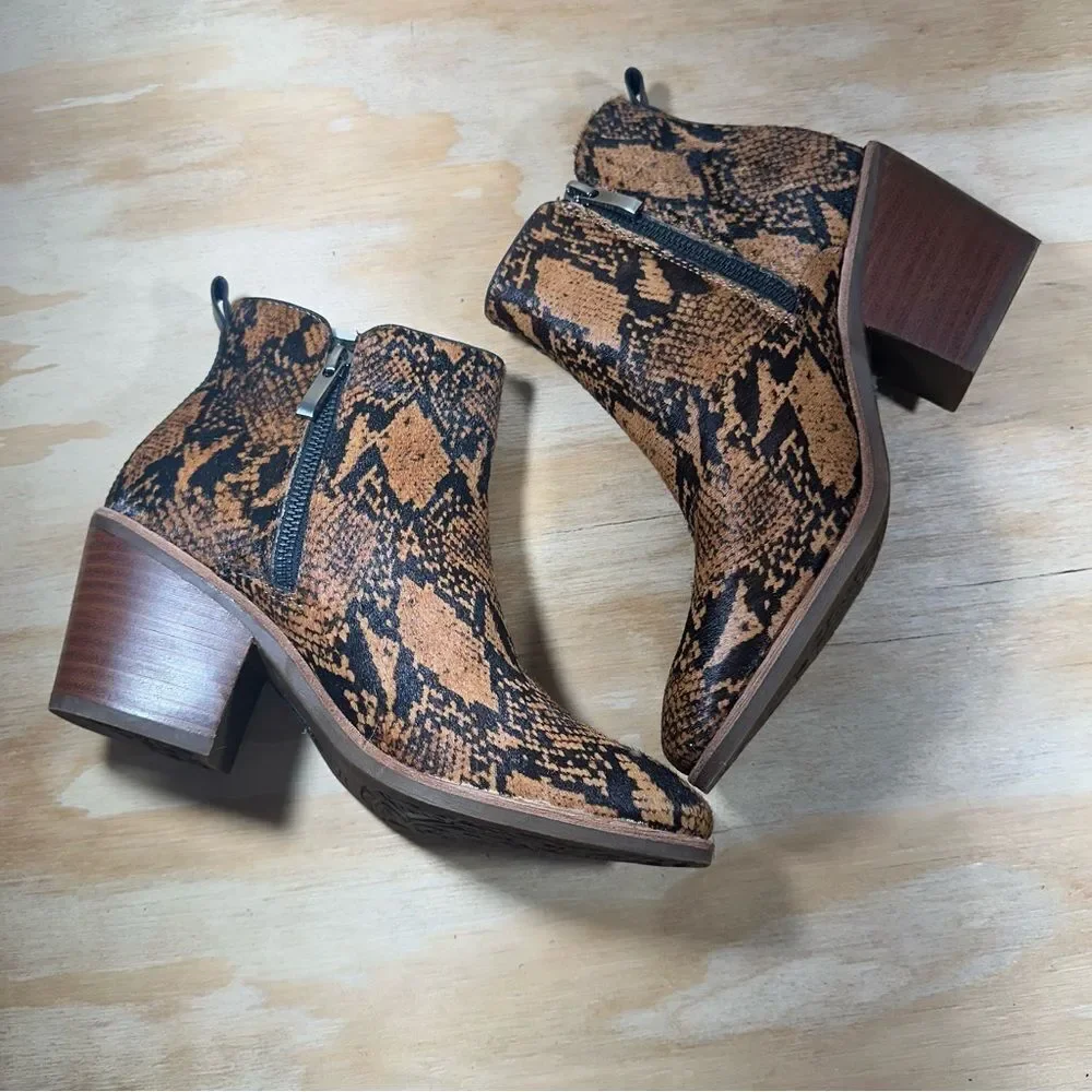 Sofft Cow Hair Ankle Boots Women’s Size 7.5